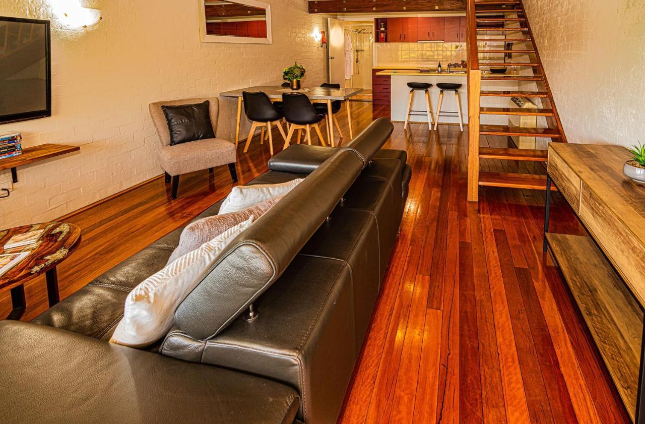 Great Escape Lofts Aparthotel กลอสเตอร์ ภายนอก รูปภาพ