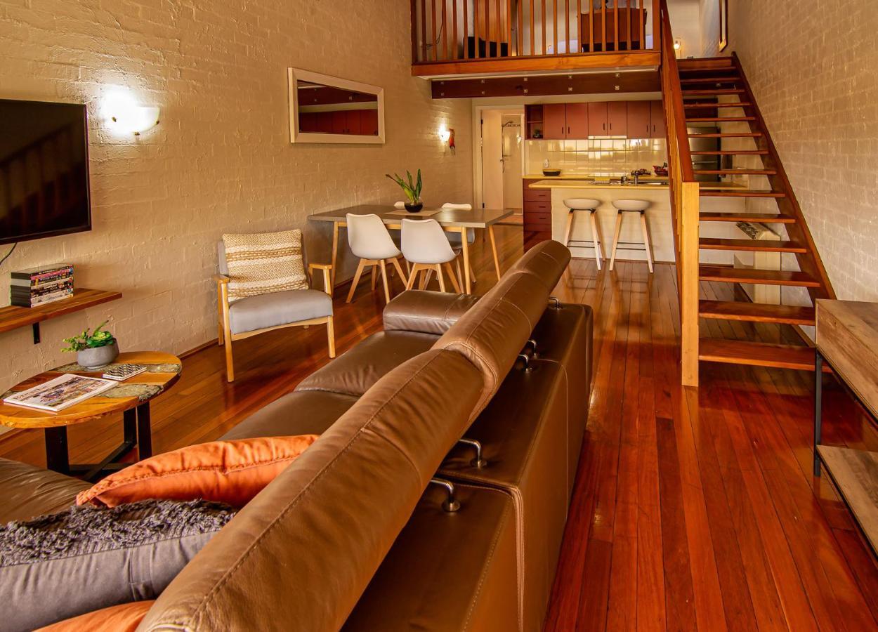 Great Escape Lofts Aparthotel กลอสเตอร์ ภายนอก รูปภาพ