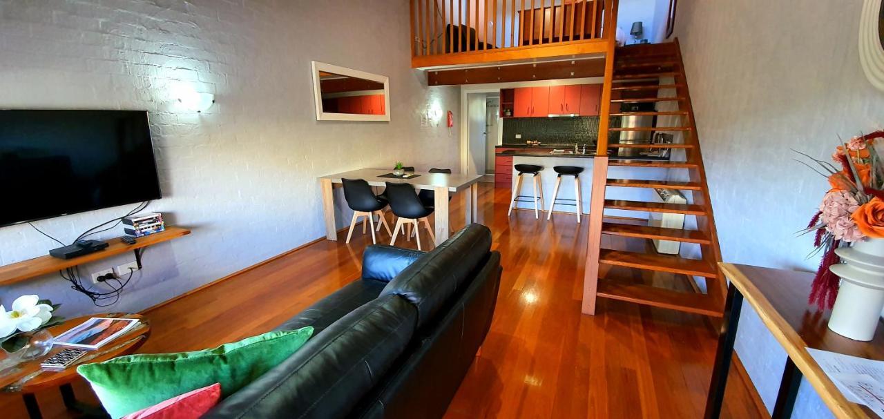 Great Escape Lofts Aparthotel กลอสเตอร์ ภายนอก รูปภาพ
