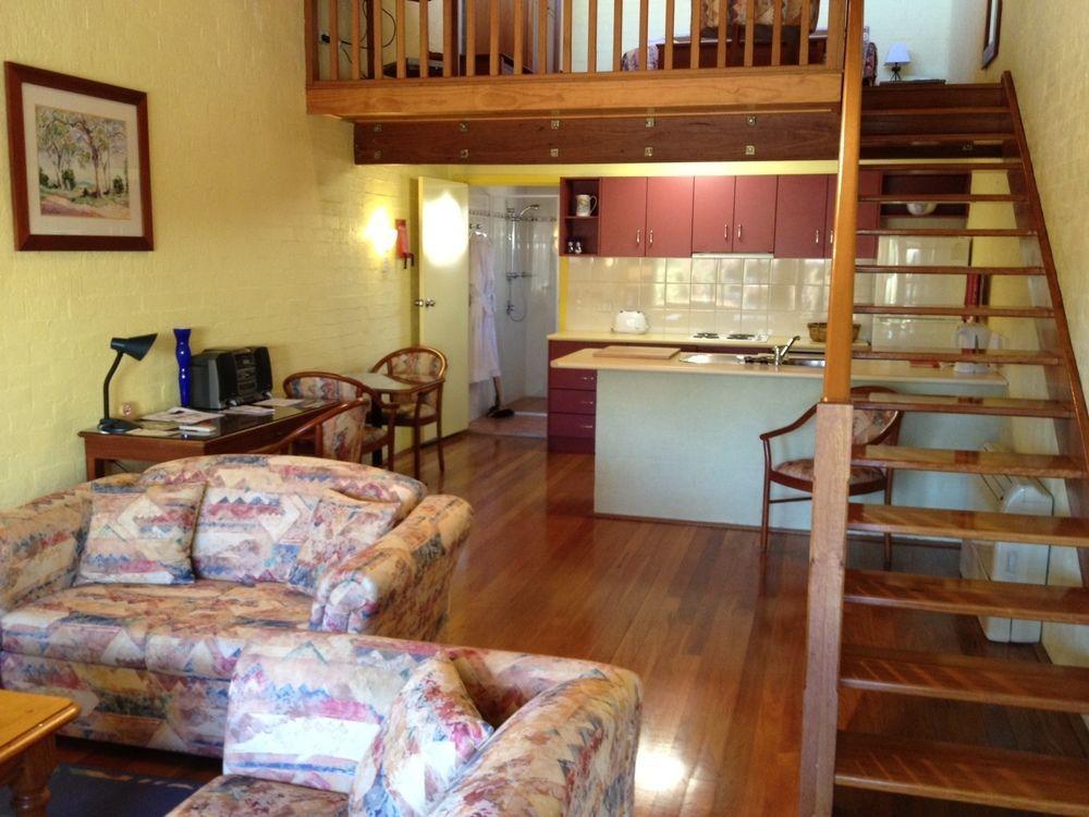Great Escape Lofts Aparthotel กลอสเตอร์ ภายนอก รูปภาพ