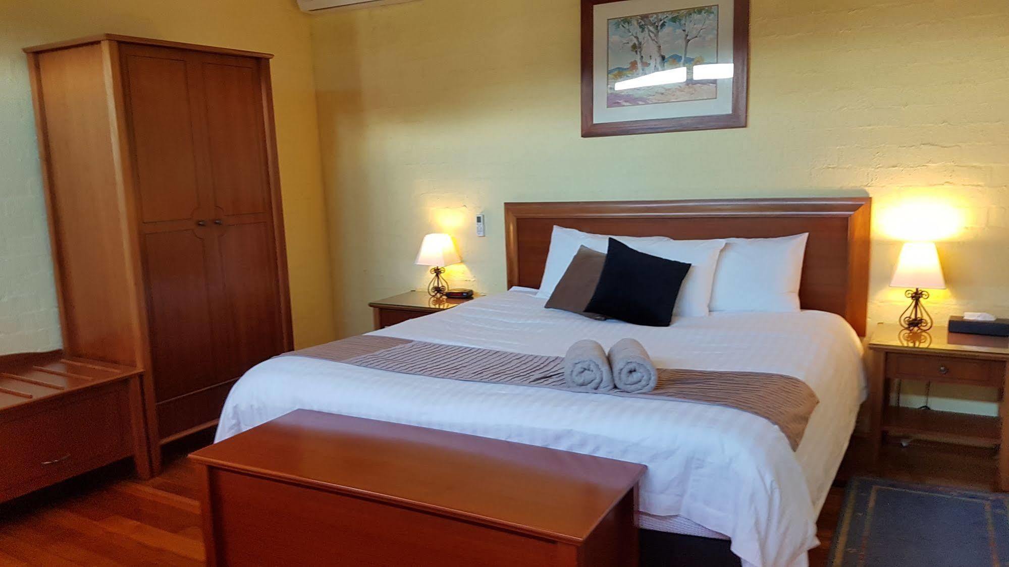 Great Escape Lofts Aparthotel กลอสเตอร์ ภายนอก รูปภาพ