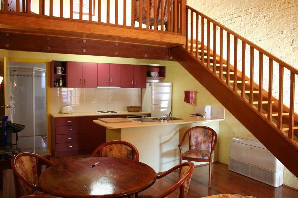 Great Escape Lofts Aparthotel กลอสเตอร์ ภายนอก รูปภาพ