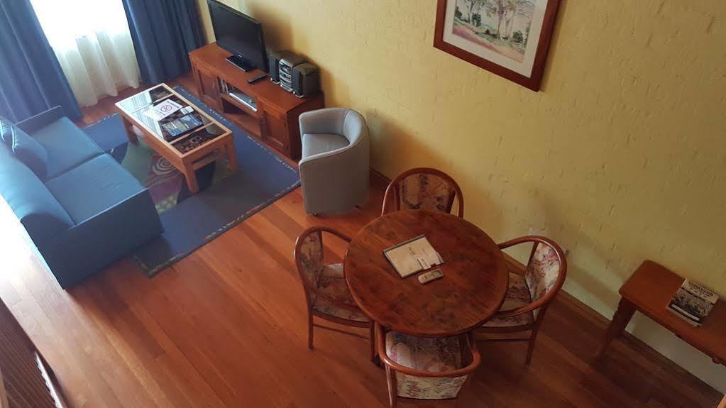 Great Escape Lofts Aparthotel กลอสเตอร์ ภายนอก รูปภาพ